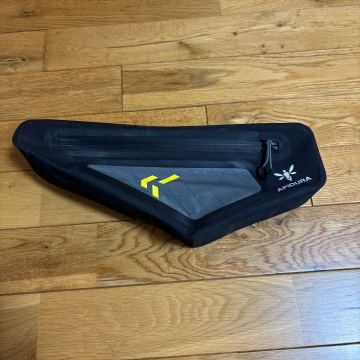apidura バックカントリー　フレームバック　2L 中古