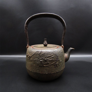 ★岩戸賢一郎 / 岩戸 / 南部鉄器 / 鉄瓶 / 急須 / 棗形龍紋 / 龍 / ドラゴン / 茶道具 / 骨董 / 古美術 / 伝統工芸 / 工芸品