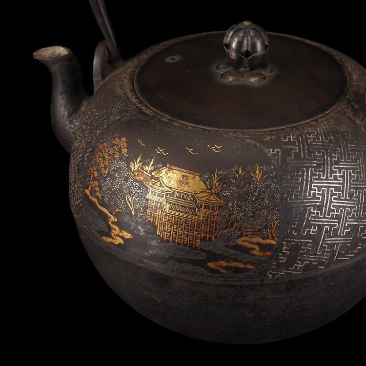 【夢工房】時代? 金銀総象嵌 京名所図 日ノ丸形 鉄瓶　HE-019