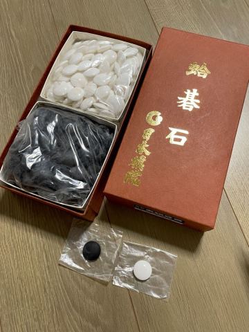 囲碁 碁石 日本棋院 日向特製 月印 本蛤 本那智黒石 白182個 黒182個 30号 未使用品 