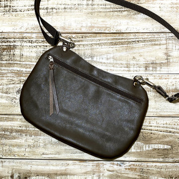 サコッシュ ヌメ革 スムースレザー 本革 牛革 ショルダーバッグ スマホ入れ スマホショルダー ポシェット お散歩バッグ こげ茶