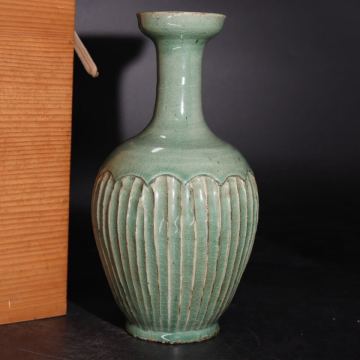 時代　青磁　花瓶　木箱付　/　中国美術　花器　壺　飾壺　煎茶飾　検索：　龍泉窯　天龍寺　.G1895