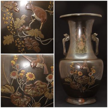 唐銅製　雨龍花鳥図　金銀高肉象嵌双耳金工花瓶　花入　明治工芸　高さ３４cm