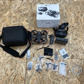 低使用 美品◆1円スタート◆ DJI Avata 2 Fly More コンボ セット ドローン 送信機 バッテリー ソフトケース付 mc01077112