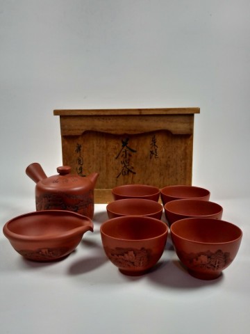 vmpd7-616-111 煎茶道具　間野舜園　最晩年最上位　一陶　楼閣山水高肉彫　朱泥茶器揃　共箱　