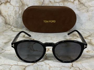 トムフォード　サングラス　IAN-02 FT0591 グレーグラディエント　専用ケース付