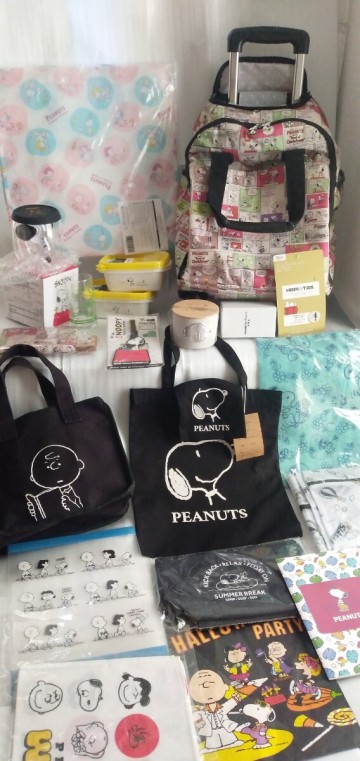 非売品◆未使用】3万円 スヌーピー グッズ まとめて大量 レア バッグ PEANUTS SNOOPY 75周年チャーリー ウッドストックルーシーマーシー1円
