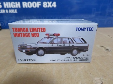 トミカリミテッドヴィンテージNEO LV-N215a ニッサン グロリア バン V20E デラックス パトロールカー 兵庫県警察