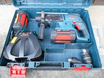 中古品 ボッシュ BOSCH 36V バッテリー2個 充電器付 バッテリー ハンマードリル SDSプラス GBH36VF-LI