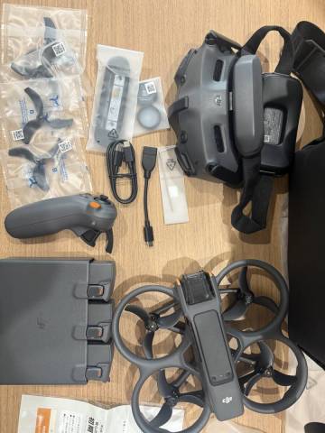 DJI WA5206 Avata 2 Fly Moreコンボ カメラドローン バッテリーセット ケース付き 中古 美品