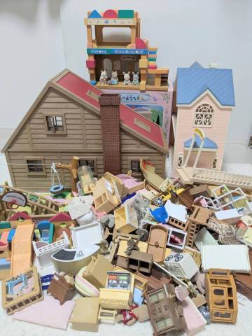 【ジャンク品】★シルバニアファミリー　玩具まとめ ハウス・家具・小物・大量・中古品