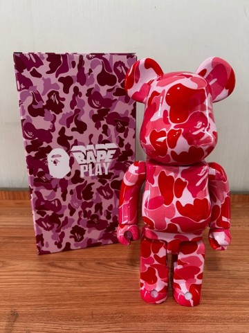 新品 メディコム・トイ BE@RBRICK/ベアブリック BAPE PLAY レッド迷彩 400％ フィギュア 置物 28CM