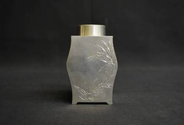 ＜大文字＞秦蔵六　造　錫製　茶心壺　鉄斎漢詩入竹彫金　茶壷　箱無　煎茶道具