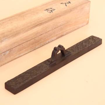 あ//Q0534 文鎮　木箱に銘有り　書道具　文鎮　ペーパーウェイト　169g