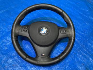 BMW 1シリーズ 120iクーペ E82 右ハンドル ステアリングホイール ステアリングハンドル ステアリングスイッチ付き 管25055