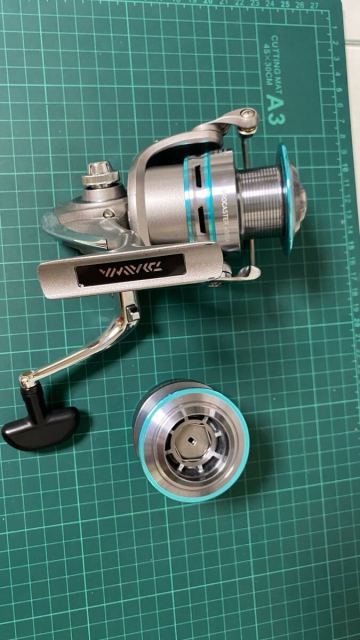 ダイワ DAIWA PROCASTER 4000A スピニングリール　替えスプール付き　中古現状品　管3277 釣り具