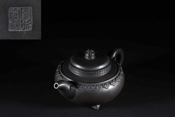 ◆羽彰・古美術◆Y4122三足雲肩如意紫砂壺 在銘 曼晞陶藝 顧景舟 /紫砂 煎茶道具 朱泥 茶壺