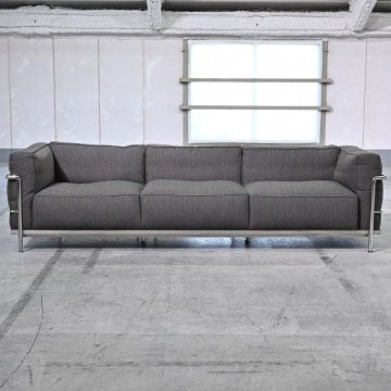 未使用 2025年製 超美品 ル・コルビュジェ Cassina 259万「LC3/グランコンフォール」トリプルソファ フェザーパディング カッシーナ