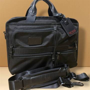 35Y250701D 上美品 TUMI トゥミ メンズ ブリーフケース 検 トートバッグ ショルダー リュック ボストンバッグ レザー キャリーバッグ 黒