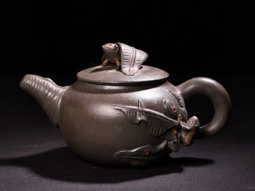 【清】時代舊藏 時代物 在銘 蛙紋茶壷 紫砂朱泥 急須 茶注 茶壷 茶煎道具 時代物 古美術 骨董品7L6-39S2　