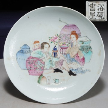 ZS077. 中国古玩 清代【浴硯書屋】色絵 西洋人女性子供壺文 皿 直径21.2cm / 陶器陶芸古美術時代