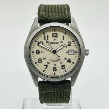 【7S18】 1円スタート SEIKO / 7N42-8260 セイコー クォーツ デイト メンズ 腕時計 ミリタリーウォッチ