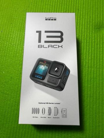 （数回使用のみ！）GoPro 13 BLACK + バッテリー三脚Volta ほか計3点！　長時間撮影も安心