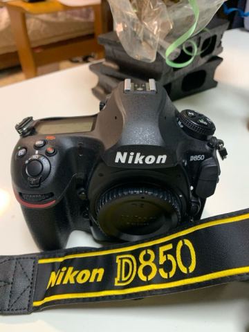 【美品セット】NIKON D850 ボディ＋NIKKOR レンズ4本＋外付けフラッシュ＋充電器＋カメラバッグ付き！