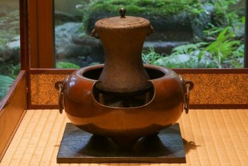 【 幸 茶匠の蔵 】『名越古浄味』造 唐銅 風炉 名越弥五郎極箱/『大西十代浄雪』造 立鼓 釜 共箱◆当店保証 茶道具『茶人の言葉』