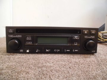 ☆　三菱 純正オーディオ 1DIN U235 チューナー/CD 8701A124 DY-1MJ8-T 250805　☆