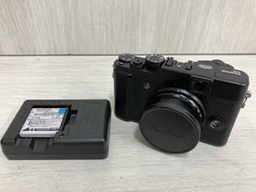 現状品 動作確認済 FUJIFILM X10 コンパクトデジタルカメラ