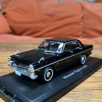 アシェット 国産名車コレクション 1/43 ニッサン グロリア 黒 日産名車 ノレブ製 ミニカー