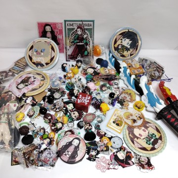 鬼滅の刃 無限城編 公開記念 フィギュア 大量セット 缶バッジ グッズ ラバーストラップ アクスタ 禰豆子 炭治郎 猗窩座 柱 煉獄 宇髄天元