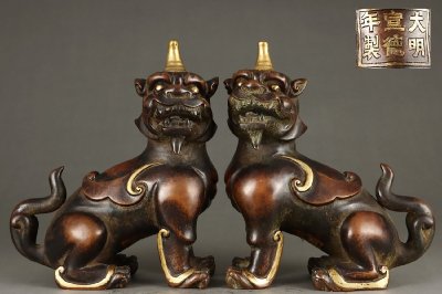 【安】明時代 宣徳年製 銅胎施金 獨角獣置物一対 極細工 古置物 古擺件 中国古美術 古美味 時代物 古董品 314