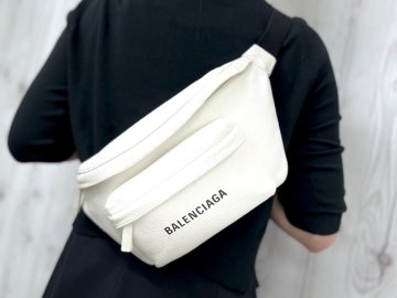 極美品 BALENCIAGA バレンシアガ エブリデイ ボディバッグ ウエストポーチ バッグ レザー 白 メンズ 88130Y