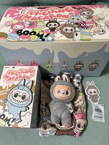 LABUBUラブブ Exciting Macaron マカロン セサミSesame Bean正規品