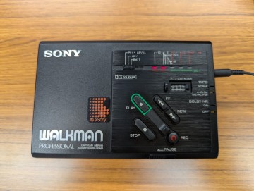 【ジャンク扱い】 SONY WALKMAN PROFESSIONAL WM-D3 再生可能ですが音揺れあり 録音未確認 カウンターは回転します