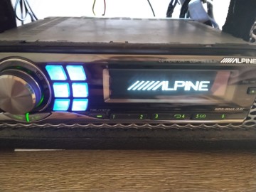 アルパイン　CDA-9885ji 完動品　状態きれい　配線付き