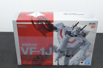 未開封 DX超合金 VFー1J 初回限定版 バルキリー(一条輝機)+ファイター専用台座 バンダイ マクロス_長PF003