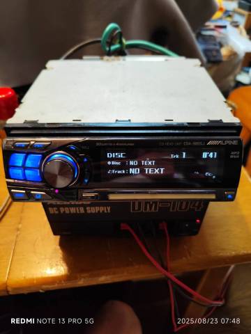 高級機！ALPINE CDプレイヤー　CDA-9855J 液晶画面が綺麗です！