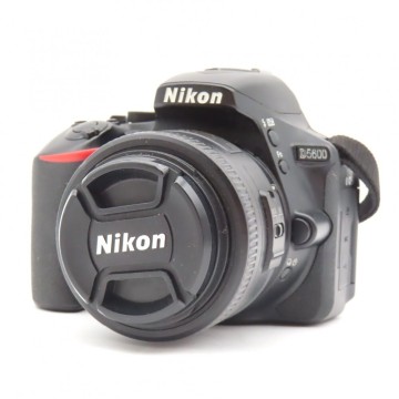 1円〜 Nikon ニコン D5600 デジタル一眼レフカメラ AF-S NIKKOR 35mm 1:1.8 G レンズ 動作確認済 現状品 3957199