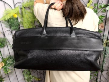 ●超美品●GIVENCHY ジバンシィ●メンズ●ロゴ型押し●カーフ レザー 本革●ボストン バッグ●黒●シルバー金具●腕掛け●かばん●Js59381