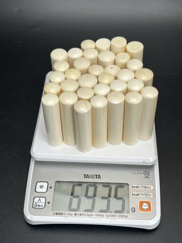 A3k9 鯨歯風印材 693g 33本 アクセサリー部品 白材 天然素材 アクセサリー 東洋彫刻