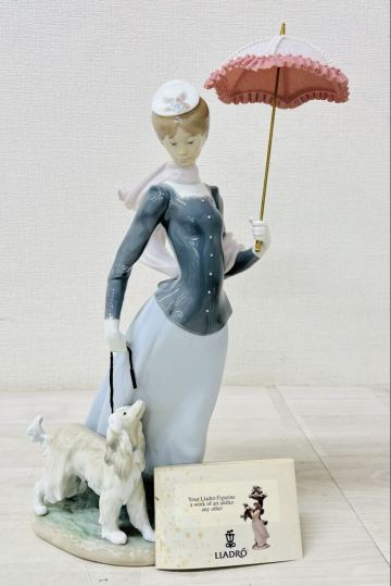 9-47【美品】 1970〜98 廃盤品 LLADRO リヤドロ 『ショールの貴婦人』 置物 オブジェ 人形 陶器 インテリア フィギュリン