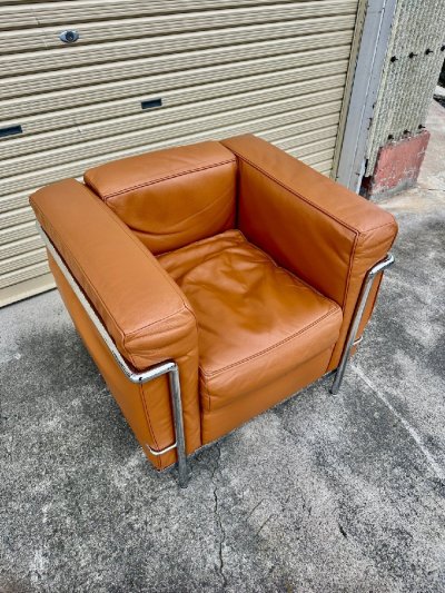 越谷保管 展示品 Cassina カッシーナ正規品 ル・コルビジェ LC2 総革 1人掛けソファ シングル ⑤ グランコンフォール