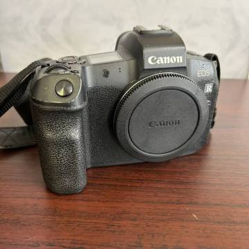 【TS1004？】Canon キャノン EOS R カメラ 充電器付き 通電確認済み