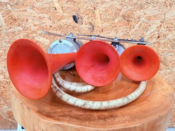 Made in Italy FIAMM 3連ミュージックホーン UNUS ？ レア 動作未確認