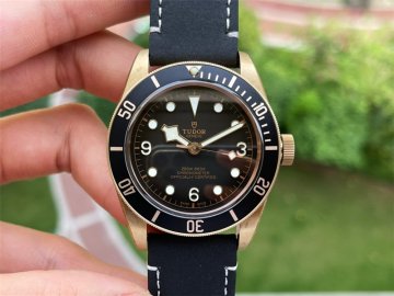 TUDOR Black Bay チューダー 腕時計 43mm 自動巻き メンズ ウォッチ 黒系 ブロンズ M79250BA-0001
