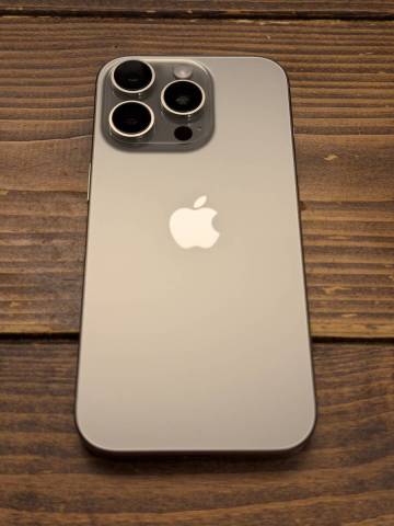 【中古】Apple iPhone 16 Pro 256GB ナチュラルチタニウム AppleStore購入品【送料無料】