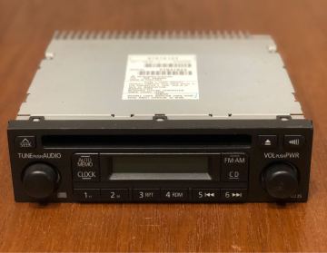 MITSUBISHI 三菱 カーオーディオ 8701A124 FM AM CD 